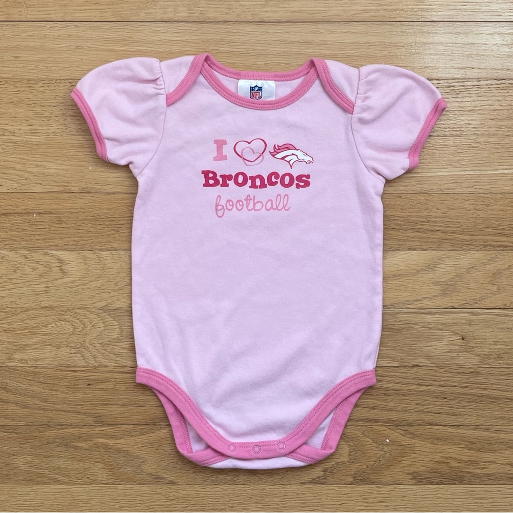 NFL TEAM APPAREL NWOT Girls Pink Denver Broncos Football Onesie Bodysuit